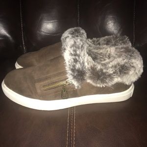 Yellow Box Meeko Brown Slip-ons Size 9.5